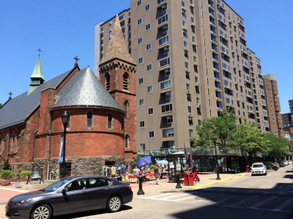 Can The Roosevelt Island Residents Association Become Relevant? Good Shepherd Plaza, Roosevelt Islanc
